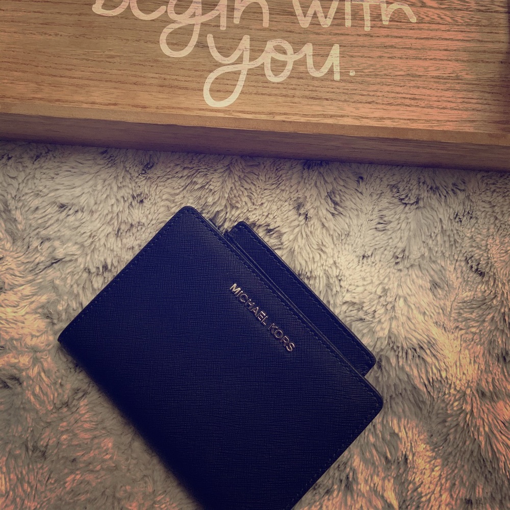 Michael Kors Jet Set Travel Wallet Navy Blue